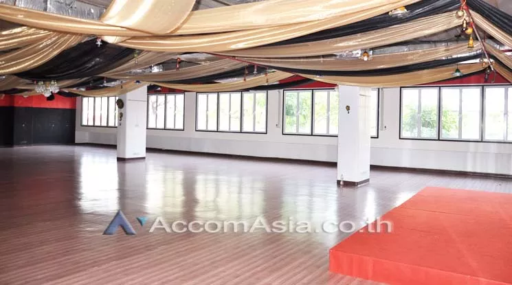 7  Office Space For Rent in Silom ,Bangkok BTS Chong Nonsi at K.C.C Building AA11226